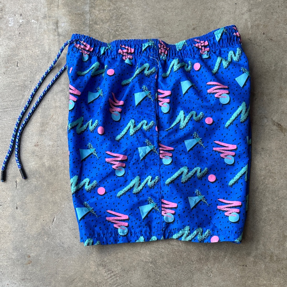 Broken Threads Colorful Geometric Patterned Shorts Size S - Picture 5 of 6